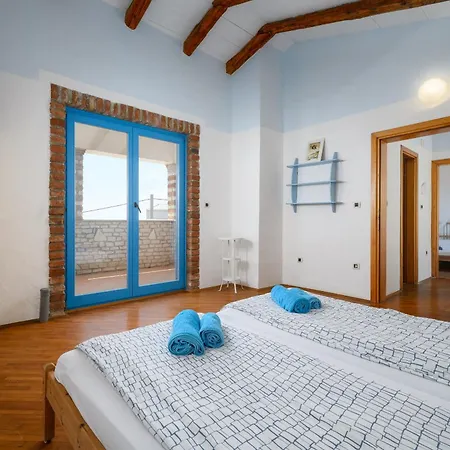 Vila The House With Blue Windows *